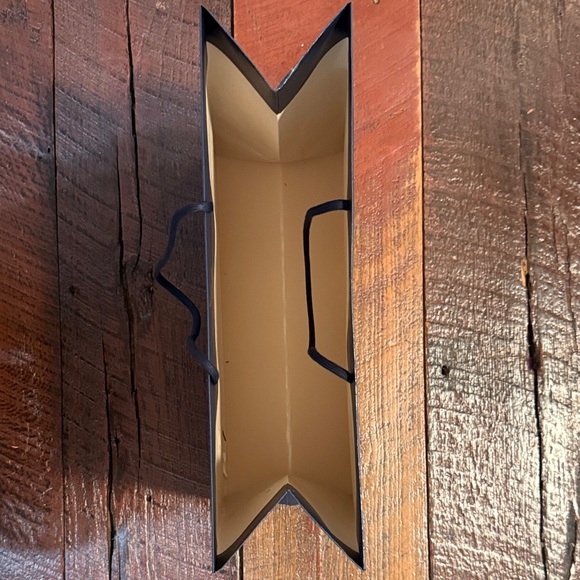 2025 Louis Vuitton Holiday bag and Iconic Orange Box with Navy Bag - Picture 3 of 12